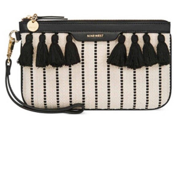 Nine West The Astoria Tasseled Wristlet Cream Black Preppy Resort Sorority - Picture 1 of 7